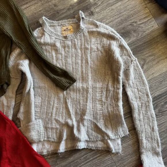 3 Sweaters Size medium/large - Picture 4 of 4